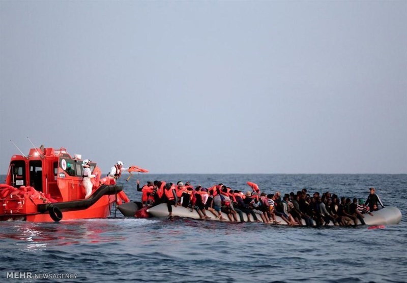 60 migrants drown off Tunisia