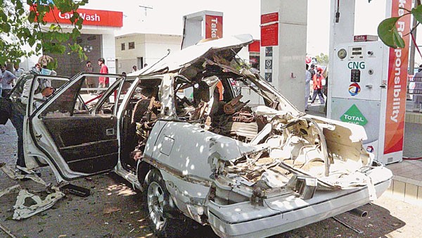 CNG cylinder blast in Kashmore takes 5 lives