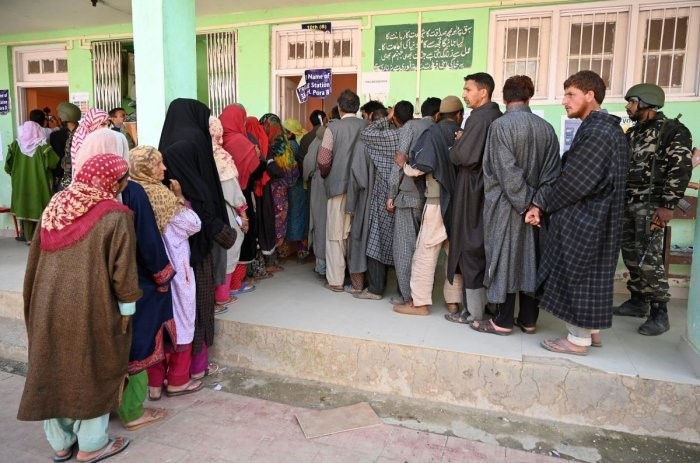 Who won in Kashmir state in Indian elections?