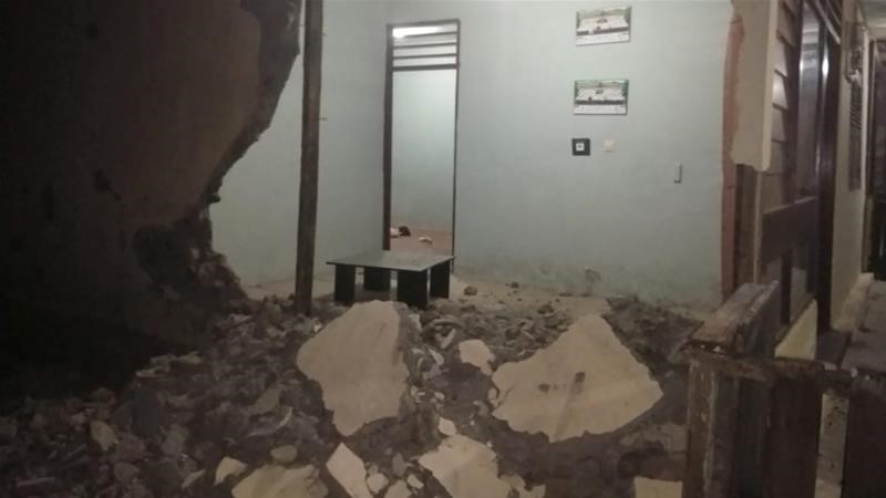 Earth quake and aftershocks hit Indonesia