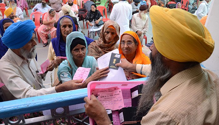 550th birth anniversary of Baba Guru Nanak, Sikh pilgrims arrive in Pakistan