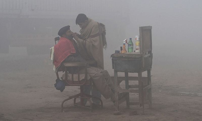 Smog enters Lahore, quality index rises to 466