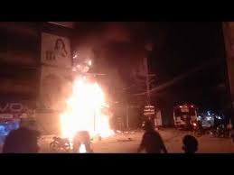 Fire errupts at Mobile Market in Sukkur, heavy damages