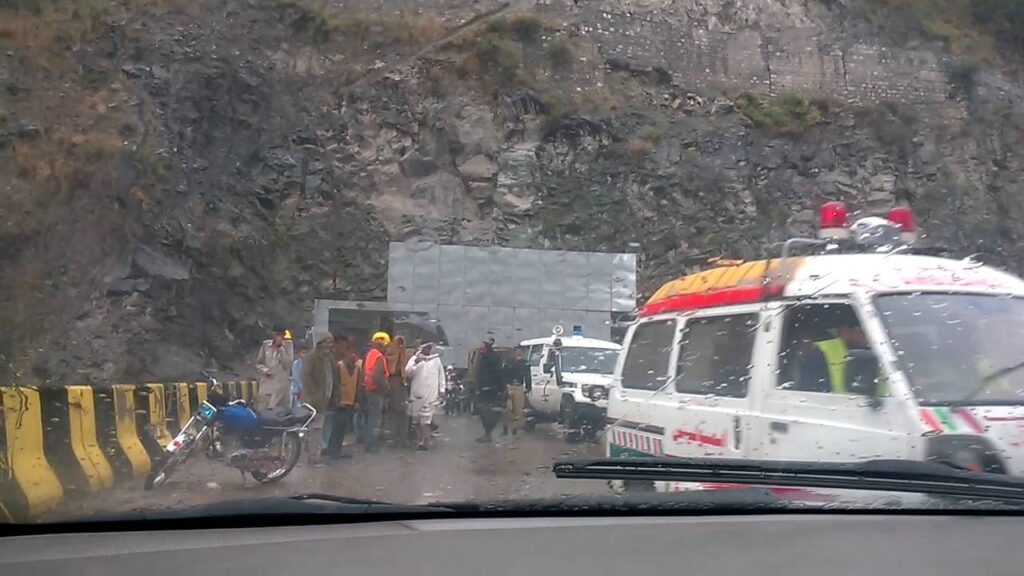 Accident in Neelum valley, six dead